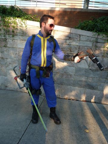 fallout_cosplay_by_mondrak-d5hw5rb.thumb