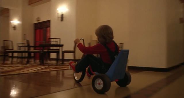 Tricycle dans le film.JPG