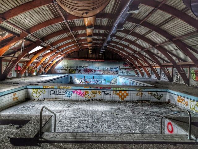 Fallout Génération - Urbex - 005 - Piscine.jpg