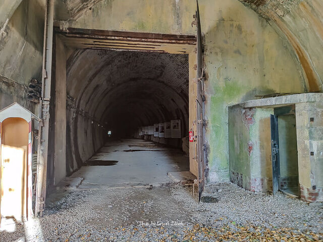 Fallout Génération - 009 - Leszek Zdrach - 001 - Tunnel d'abri ferroviaire sous Góra Żarnowska.jpg