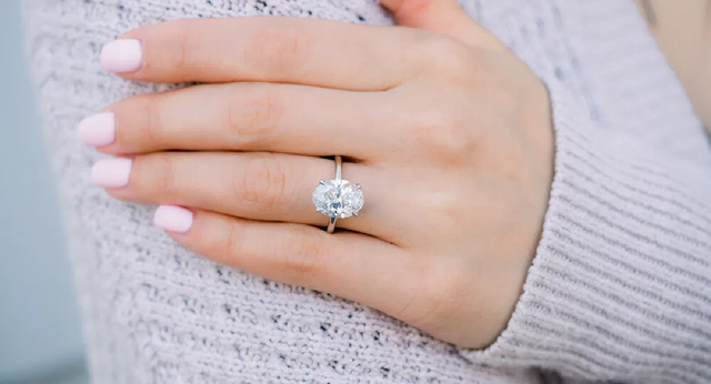 oval-diamond-ring-.jpg