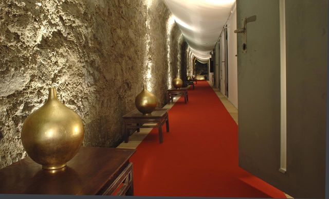 felsenhotel-la-claustra-6.jpg